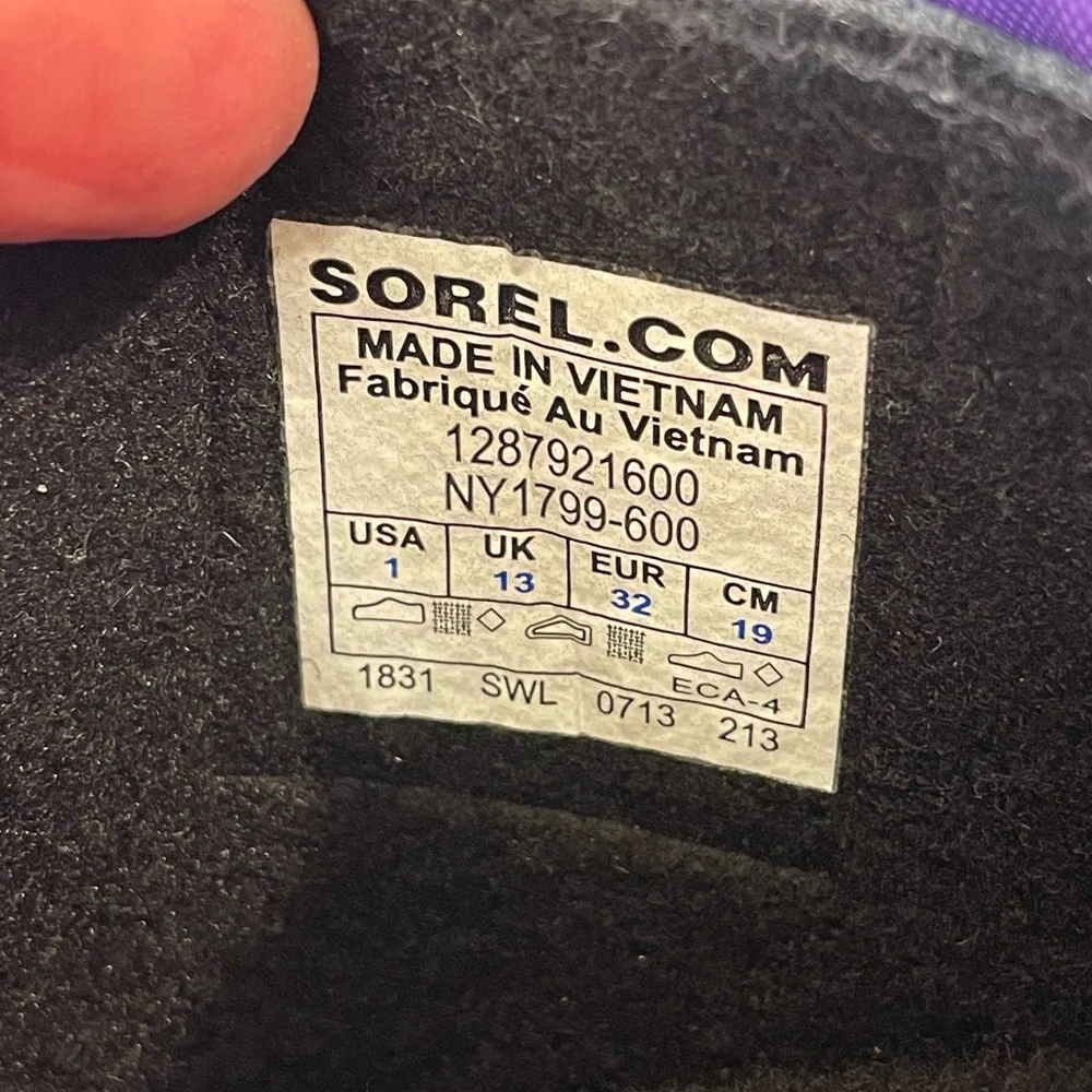 Sorel Flurry Youth Pink‎ and Purple Snow Boots Size 1